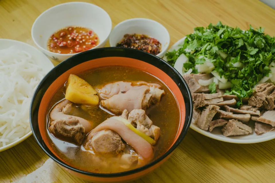 Bàn nướng đông khách tại Nguyễn Thị Diễm Phúc